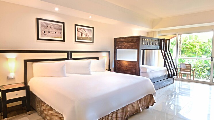 Riviera Junior Suite (Family Section)