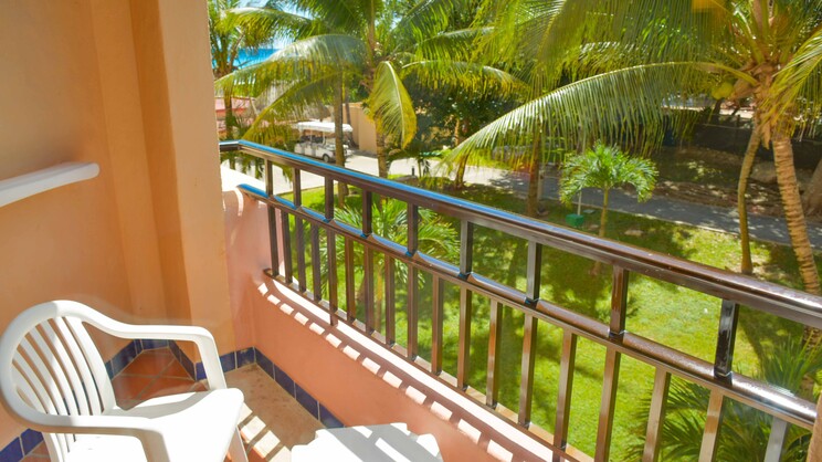  Junior Suite Select (Select Club Adults Only)