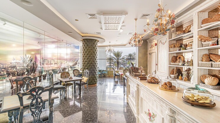 Golden Sands Hotel Creek