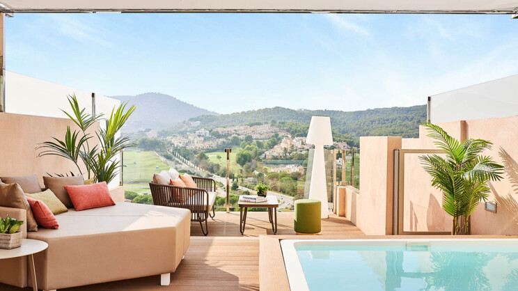 Junior Penthouse Suite with Plunge Pool