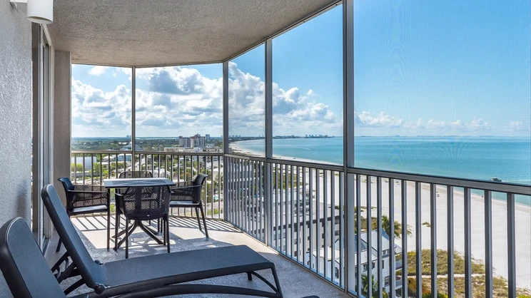 DiamondHead Beach Resort