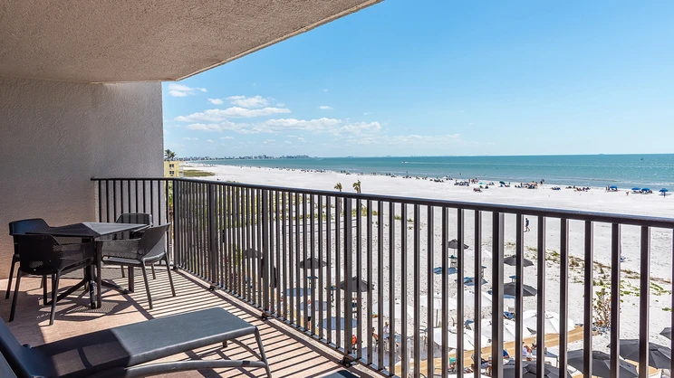 DiamondHead Beach Resort