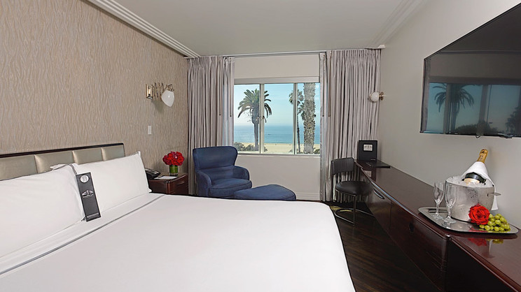 Hotel Shangri-La at the Ocean