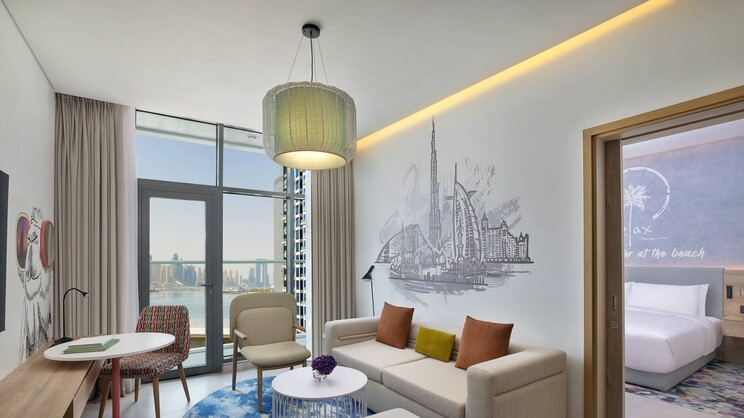 Superior One Bedroom Sea View Apartment W/Balcony