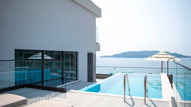 Katamare Hotel