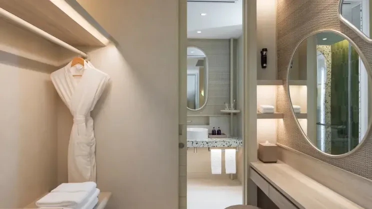 Panoramic Lagoon Room  with open-air bath