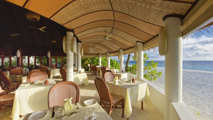 Angaga Island Resort & Spa