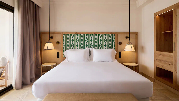 Double Deluxe 1 King Bed