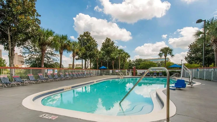 Comfort Inn & Suites Near Universal Orlando Resort-convention Ctr.