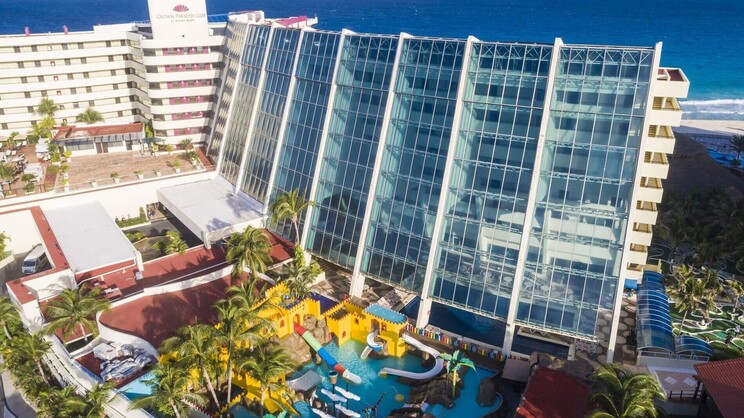 Crown Paradise Club All-Inclusive Resort Cancun