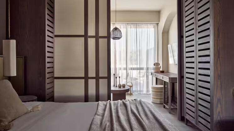 King Evergreen One Bedroom Suite with Balcony