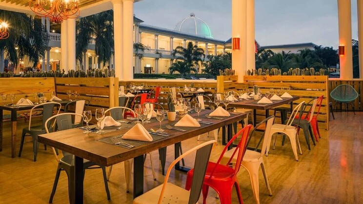 Grand Palladium Lady Hamilton Resort & Spa