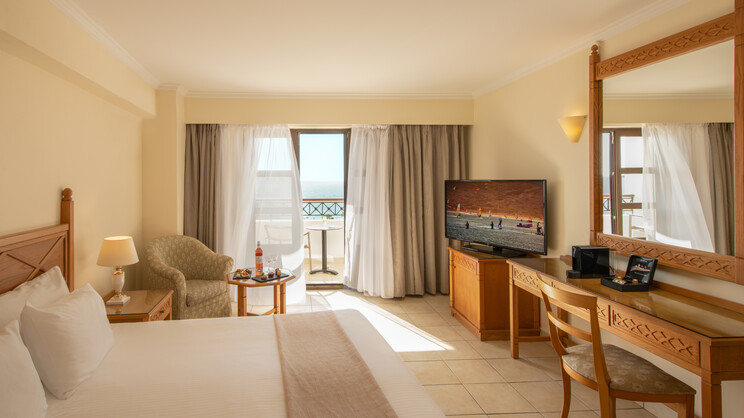 Mitsis Petit Palais Beach Hotel