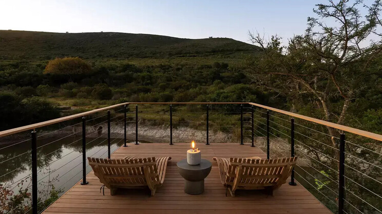 Bayethe Safari Lodge       