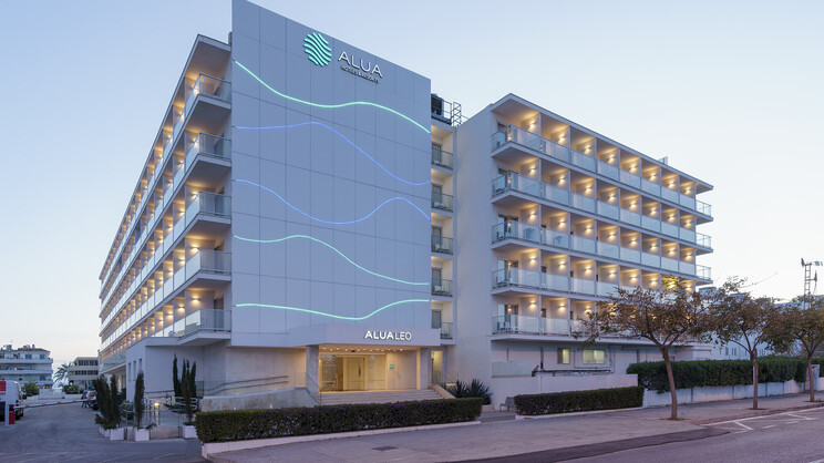 Mssaeka Alua Alua Leo, Can Pastilla | Luxury Majorca Holidays, Destination2