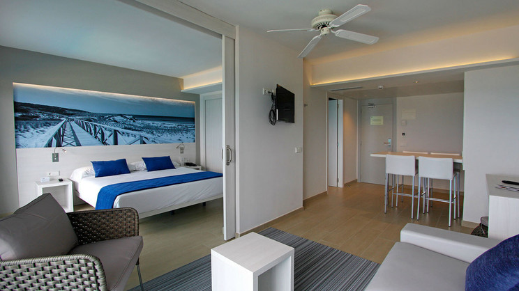 Tonga Tower Design Hotel & Suites