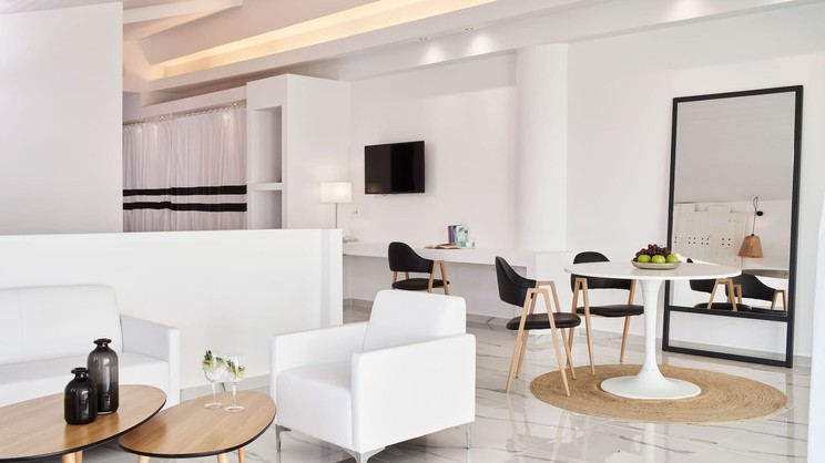 Luxury Spa Suite with Private Pool