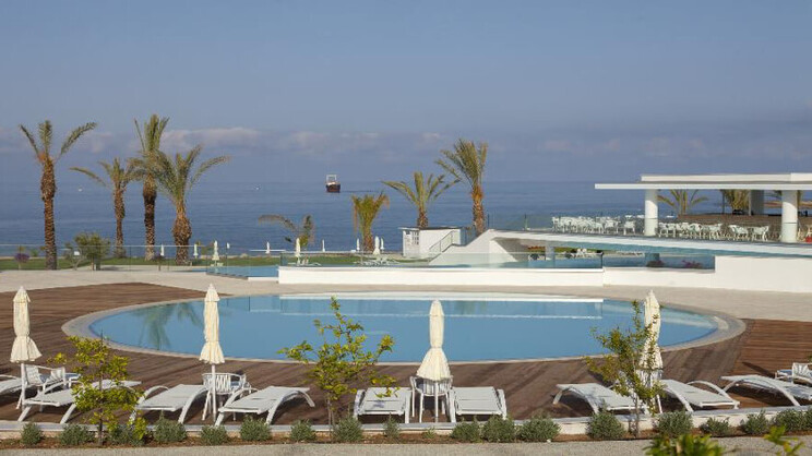 King Evelthon Beach Hotel and Resort