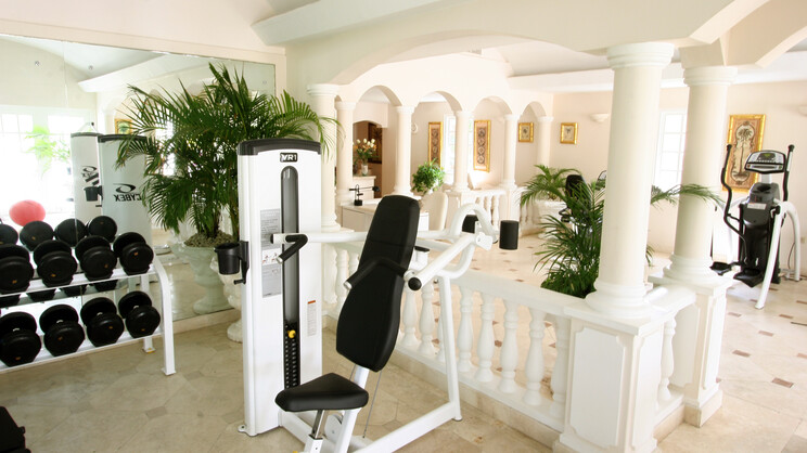 Coco Reef Resort & Spa