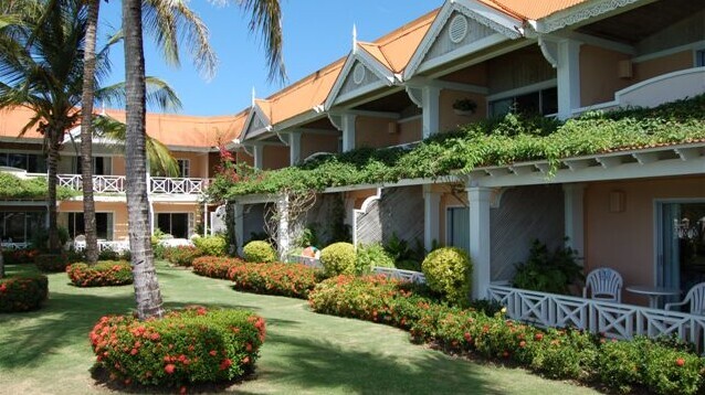 Coco Reef Resort & Spa