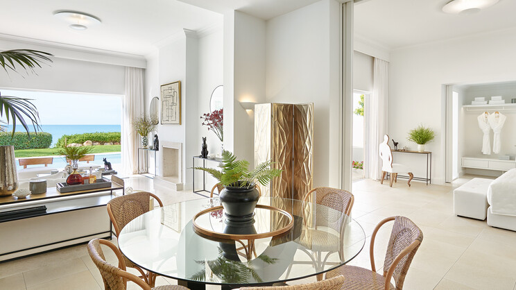 Mandola Rosa at Riviera Olympia