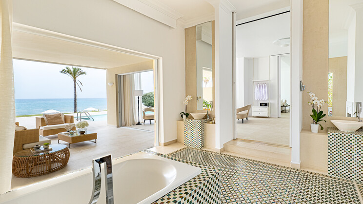 Mandola Rosa at Riviera Olympia