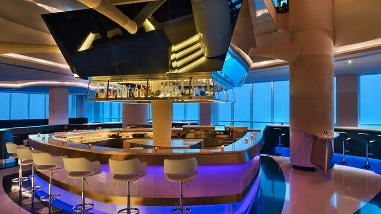 V Hotel Dubai, Curio Collection by Hilton