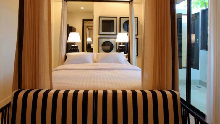 99 The Gallery Hotel