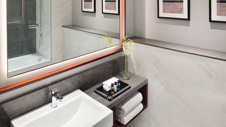 Mövenpick Hotel & Apartments Bur Dubai