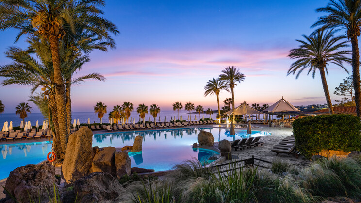 Coral Beach Hotel & Resort