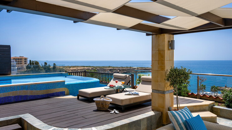 Coral Beach Hotel & Resort