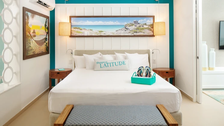 Presidential Swim Up Chill Out Suite