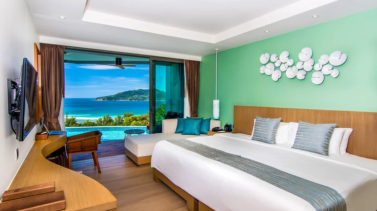 Crest Resort & Pool Villas