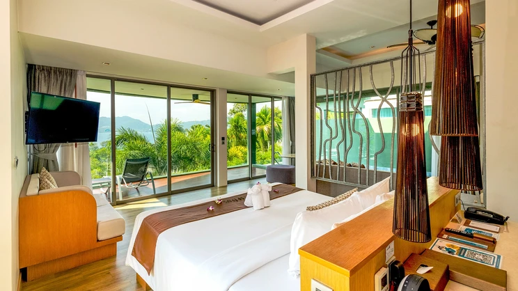 Crest Resort & Pool Villas