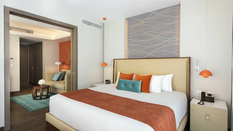 Swank Wraparound Swim-Up Suite
