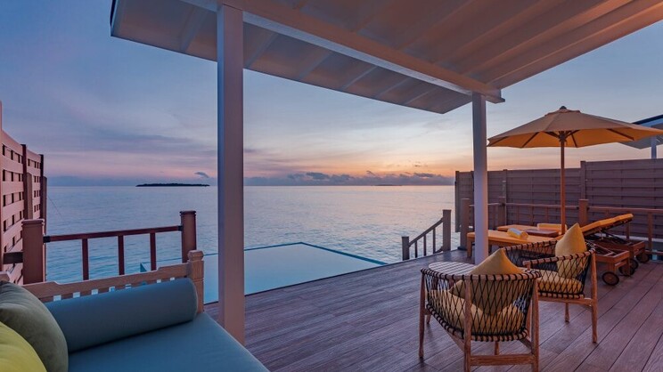 Sunrise Water villa with Pool