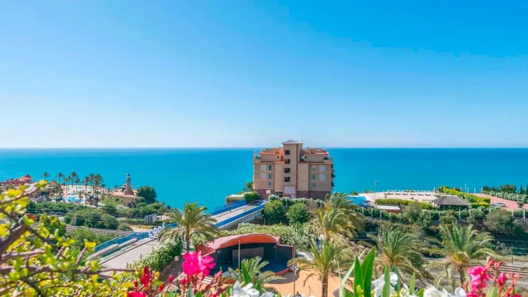 Holiday World Riwo Hotel