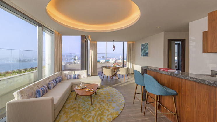 Penthouse Suite with Club Lounge Access