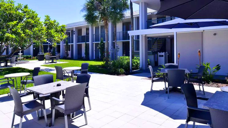 Clarion Inn & Suites Across From Universal Orlando Resort