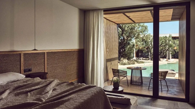 Superior Suite Swim Up (Inland View)