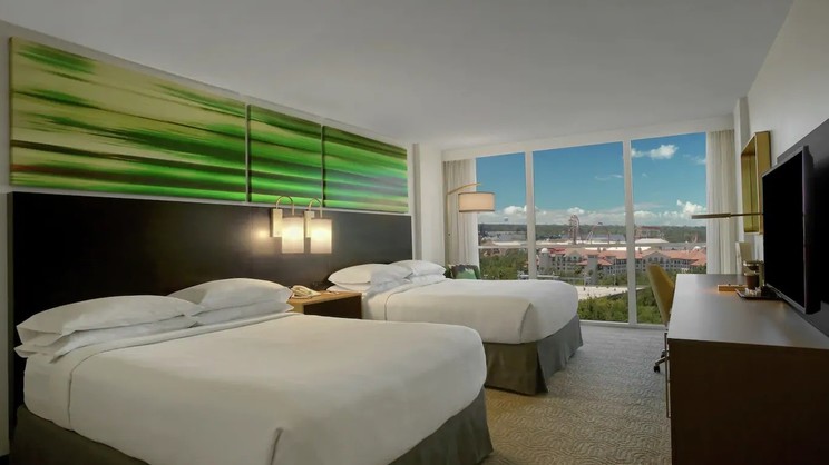 DoubleTree by Hilton Hotel at the Entrance to Universal Orlando