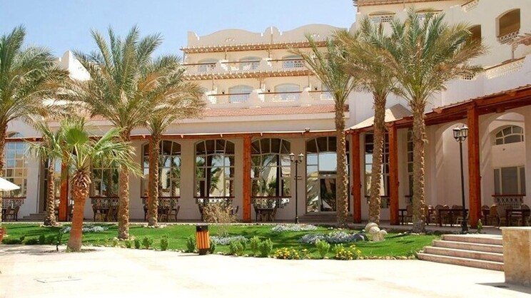 Royal Lagoons Resort & Aqua Park