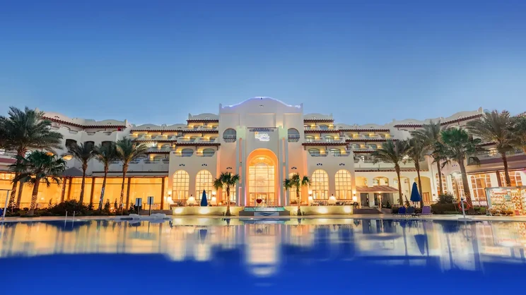 Royal Lagoons Resort & Aqua Park