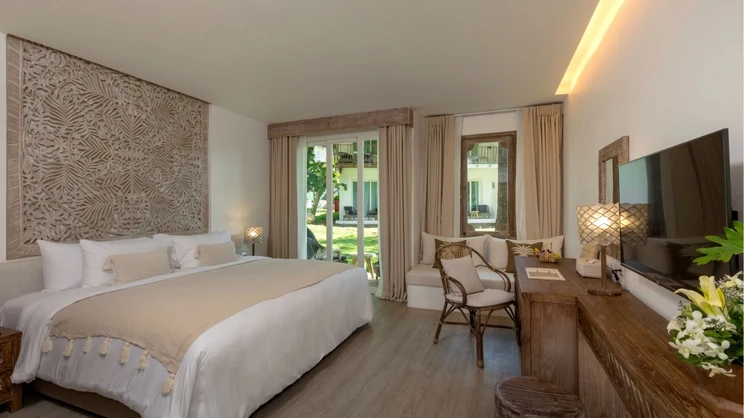 Tropical Garden Room