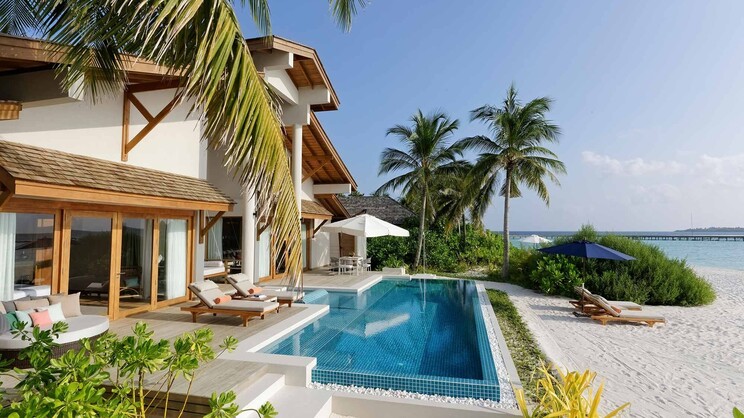 Presidential Beach Villa with Pool