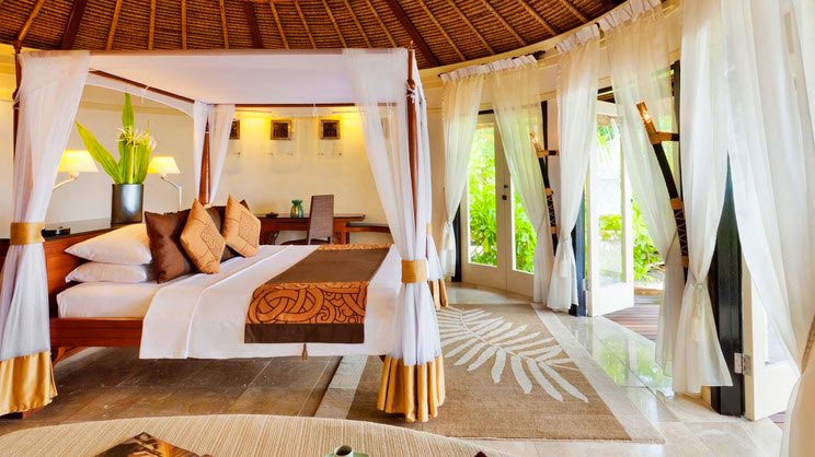 Beachfront Pool Villa