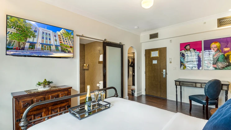 Deluxe King with Ocean View