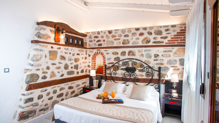 Acrotel Athena Residence