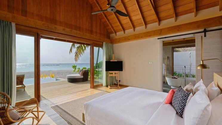 The Standard, Huruvalhi Maldives