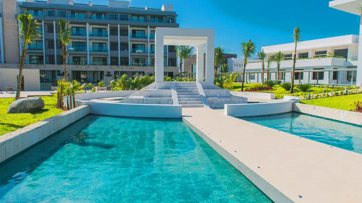 Majestic Elegance Costa Mujeres